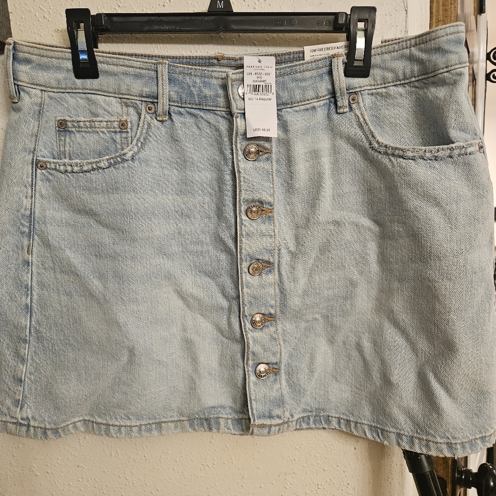 American Eagle Light Blue Denim Button-Up Skirt Size 14 Regular
